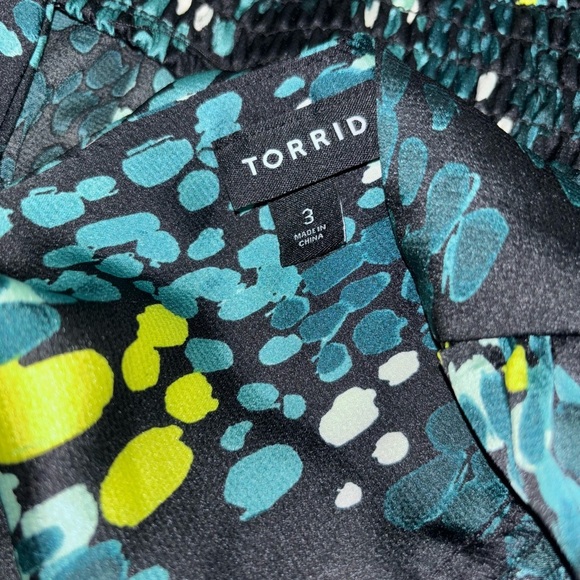 Torrid Satin Surplice Tie Cut Out Back Long Sleeve Blouse - Picture 4 of 8